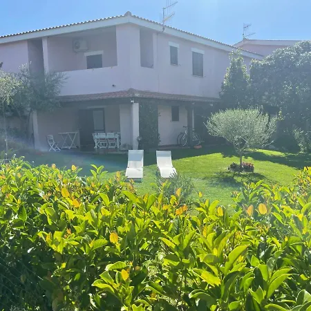 Casa Vacanza Li Menduli San Teodoro San Teodoro  Exterior photo
